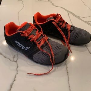 Inov-8 Women’s Bare-XF 210 V2 Sneaker